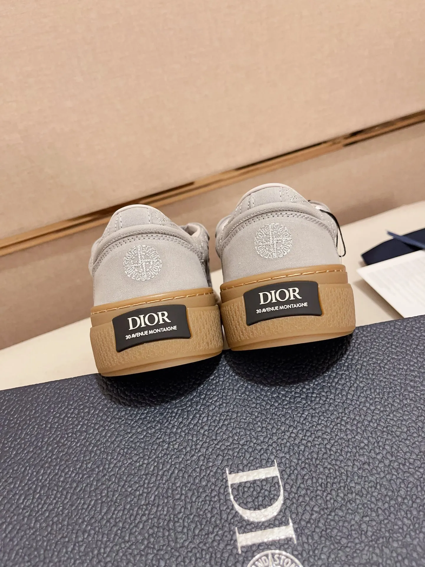 Men's shoes 💰: 680💰 [Dior·Dior] Top 🔍Couple model 💏🔍New casual sports style couple shoes, new four-season design, perfect workmanship, lace-up lazy style to create cabinet quality, upper: imported first-layer cowhide, sheepskin lining is soft and comfortable, ultra-light TPU wear-resistant outsole, simple, versatile fashion men's shoes, excellent color code number 35--44